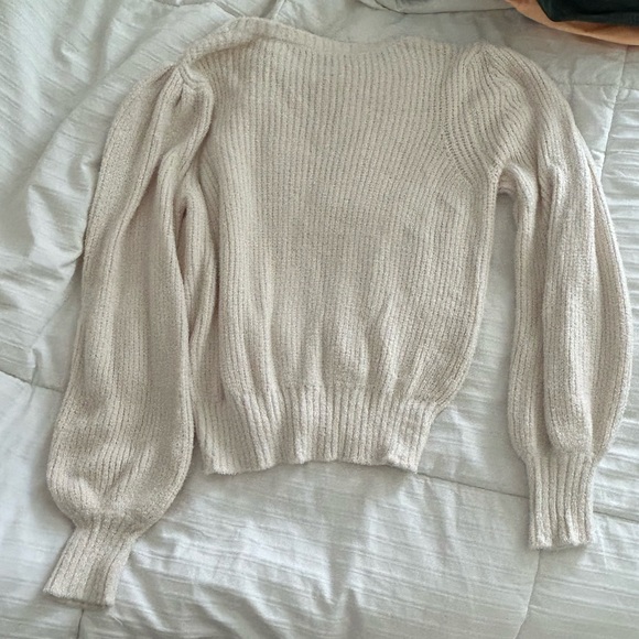 sweater - Picture 4 of 4